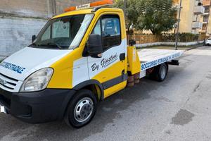 Iveco DAILY CARROATTREZZI SCARRABILE COMEAR