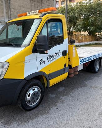 Iveco DAILY CARROATTREZZI SCARRABILE COMEAR