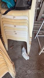 Sedie in plastica impilabile