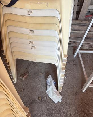 Sedie in plastica impilabile