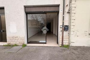 NEGOZIO A RIMINI