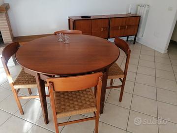 Tavolo rotondo vintage con 4 sedie in corda