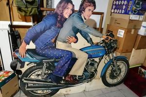 Kawasaki 750 mach IV h1 cartonato pubblicitario