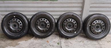 CERCHI FERRO 15" FORD FOCUS + PNEUMATICI INVERNALI