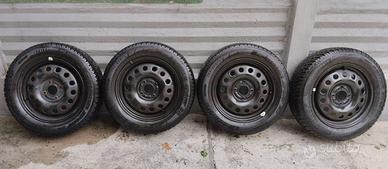 CERCHI FERRO 15" FORD FOCUS + PNEUMATICI INVERNALI