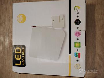 Plafoniera Led  quadrata  36 W - 22 x22 cm