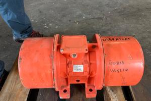 A234 - VIBRATORE NOUVO PER VALGLIO PER FRANTUMATOR