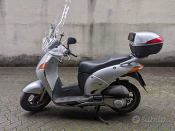 Scooter Honda Nes 150