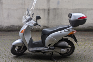 Scooter Honda Nes 150