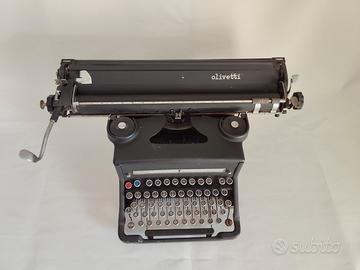 Macchina da scrivere Olivetti M40/3
