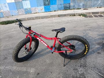 Fat bike KHS rossa + casco MPH – set completo