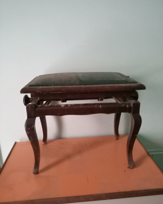 Sgabello per pianoforte