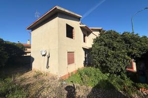 Villa indipendente con ampio giardino