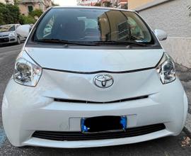 Toyota iQ 1.0 CVT Euro 5 automatica navi clima