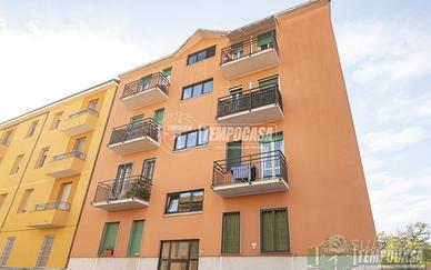 MAGAZZINO CON POSSIBILITA' DI CAMBIO D'USO A LABOR