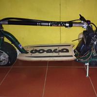 Monopattino a motore