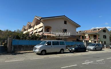 CASA INDIPENDENTE LIBERA SU TRE LATI