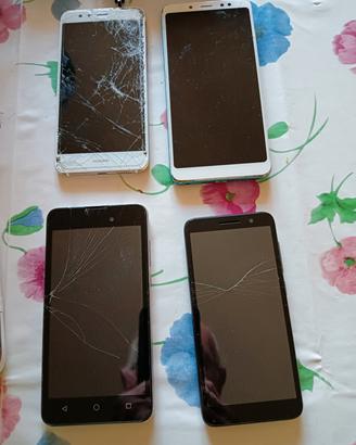 Stock di cellulari per pezzi di ricambio 