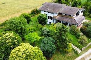 VILLA SINGOLA A BAGNOLO SAN VITO