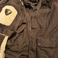 Giubbotti e pantaloni Revit