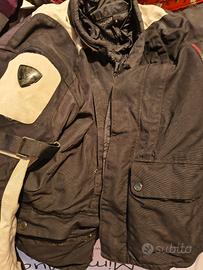 Giubbotti e pantaloni Revit