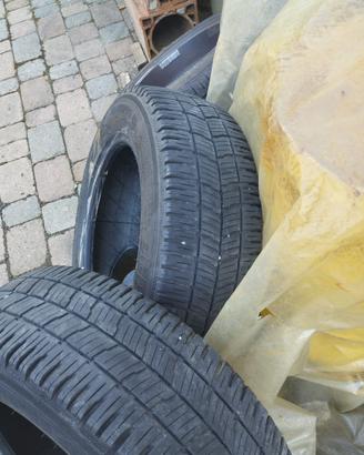 195/60R16 104/102R