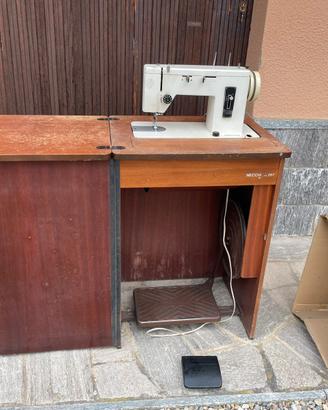Macchina da cucire Necchi mod. 267