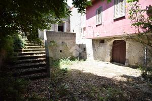 CASA DI CORTE A FRASSO TELESINO