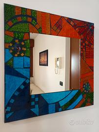 Specchio con bordo a mosaico artigianale 