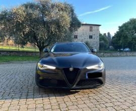 Alfa Giulia 2017 - 2.2 180cv Tettuccio