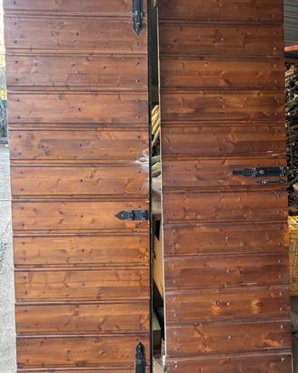 Porta di ferro ricoperta di legno