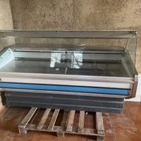 Banco frigo con vetrinetta