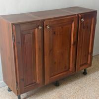 scaffale in legno in buone condizioni 