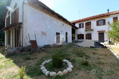 CASA SEMINDIPENDENTE A BALDISSERO D'ALBA