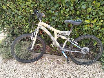 bicicletta Mountain bike da ragazzino 