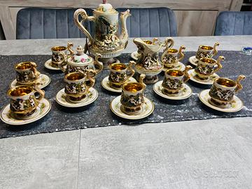 Servizio da caffè in Capodimonte e oro zecchino