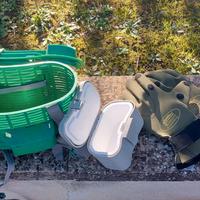  Pesca alla trota, cestino+guanti+porta esche 