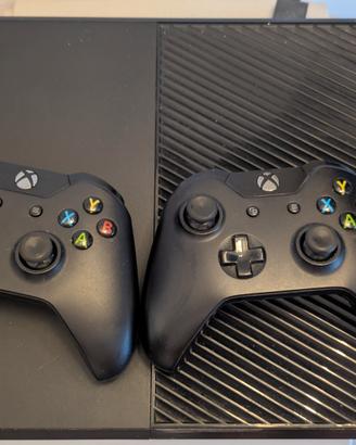 Xbox One da 1tb + 2 joystick + 9 giochi