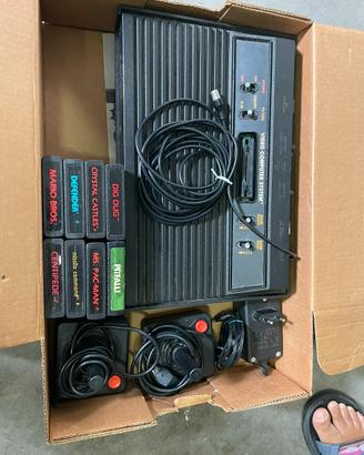 Console Atari 2600 con 8 giochi