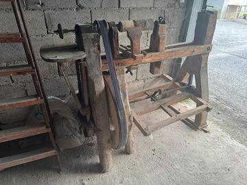 Tornio antico in legno funzionante