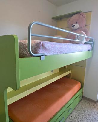 cameretta castello con comodino scaletta