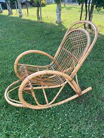 Sedia a dondolo in bamboo