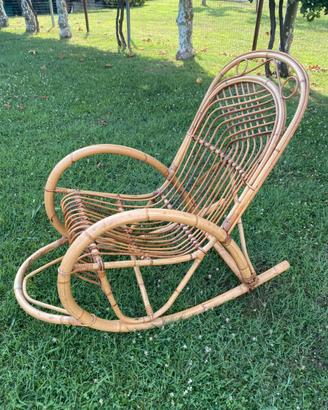 Sedia a dondolo in bamboo
