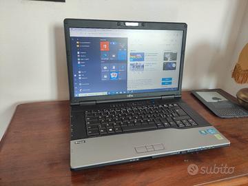 PC portatile Fujitsu Windows 10 Intel i5  