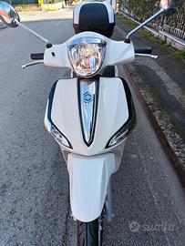 Piaggio LIBERTY 50 4T colore bianco