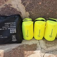 Kit primo soccorso con giubbotti Mercedes.