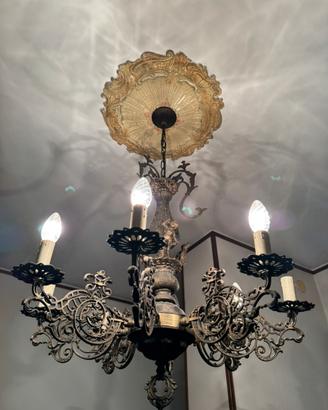 Lampadario in stile antico