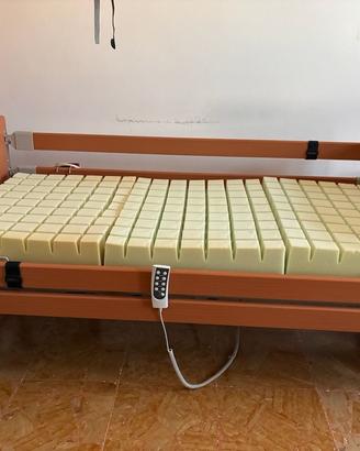 Letto elettrico Wimed con materasso antidecubito