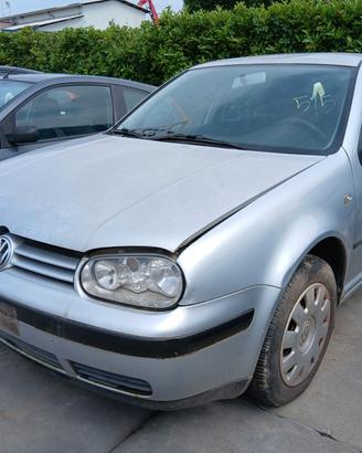 Ricambi per Volkswagen Golf 1.4 16V benz. '03 AHW