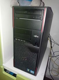 PC Fujitsu fisso.